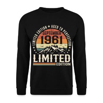 Cadeau Anniversaire Septembre 1961, September 1961 - Sweat-shirt Unisexe - noir - Devant - Alina (178cm) & Michal (187cm)
