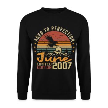 Vintage Juin 2007 Juin 2007 né en Juin 2007 Rétro - Sweat-shirt Unisexe - noir - Devant - Alina (178cm) & Michal (187cm)