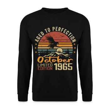Vintage October 1965 - October 1965 Retro Gift - Unisex Sweatshirt - black - Front - Alina (178cm) & Michal (187cm)