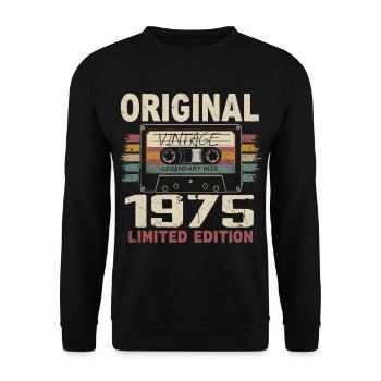1975 Geburtstagsgeschenk 1975 Jahrgang 1975 Retro - Unisex Pullover - Schwarz - Vorne - Alina (178cm) & Michal (187cm)