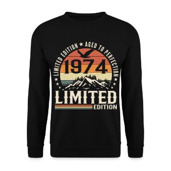 Cadeau Anniversaire 1974 - Vintage 1974 Rétro 1974 - Sweat-shirt Unisexe - noir - Devant - Alina (178cm) & Michal (187cm)