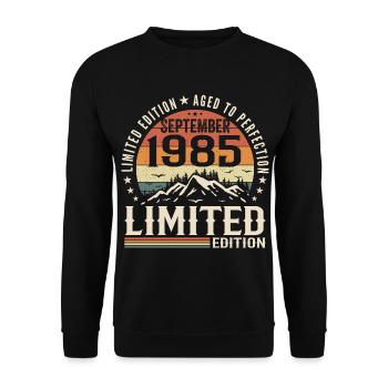 September 1985, September 1985 Birthday Gift - Unisex Sweatshirt - black - Front - Alina (178cm) & Michal (187cm)