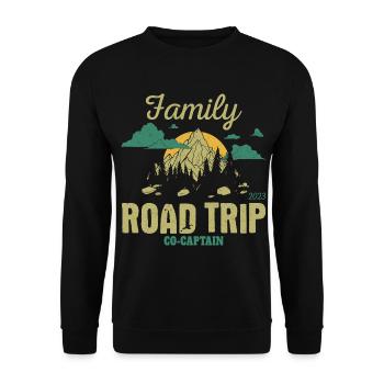 Matching Family Trip Co-Captain - Unisex Pullover - Schwarz - Vorne - Alina (178cm) & Michal (187cm)