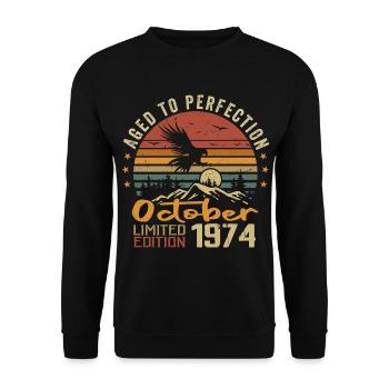 Jahrgang Oktober 1974 - Oktober 1974 Retro Geschenk - Unisex Pullover - Schwarz - Vorne - Alina (178cm) & Michal (187cm)