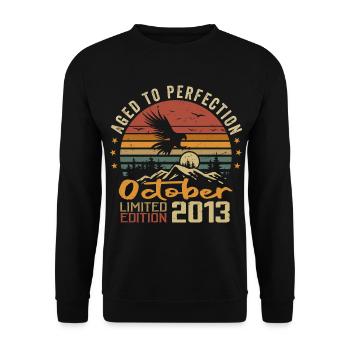 Vintage October 2013 - October 2013 Retro Gift - Unisex Sweatshirt - black - Front - Alina (178cm) & Michal (187cm)