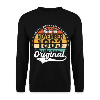 Legendär seit November 1963 - 1963 - Unisex Pullover - Schwarz - Vorne - Alina (178cm) & Michal (187cm)