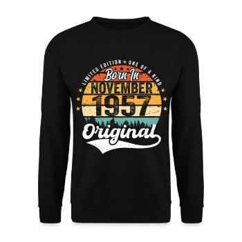 Legendär seit November 1957 - 1957 - Unisex Pullover - Schwarz - Vorne - Alina (178cm) & Michal (187cm)