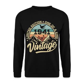 Original Vintage 1941 Birthday Gift 1941 - Unisex Sweatshirt - black - Front - Alina (178cm) & Michal (187cm)