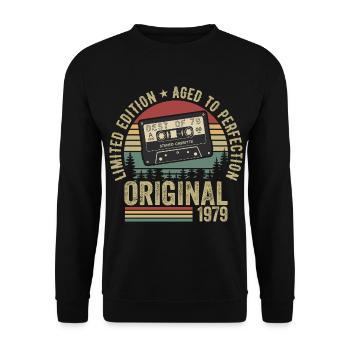 1979 Vintage Vintage 1979 Birthday 1979 Retro - Unisex Sweatshirt - black - Front - Alina (178cm) & Michal (187cm)
