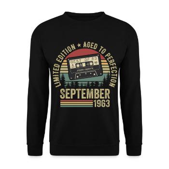 Né en septembre 1963 Millésime 1963 - Sweat-shirt Unisexe - noir - Devant - Alina (178cm) & Michal (187cm)
