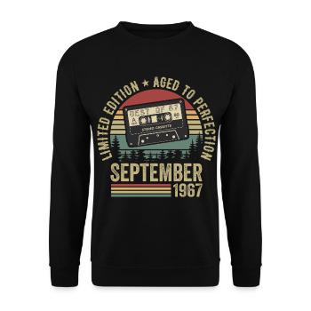 Born in September 1967 Vintage 1967 - Unisex Sweatshirt - black - Front - Alina (178cm) & Michal (187cm)