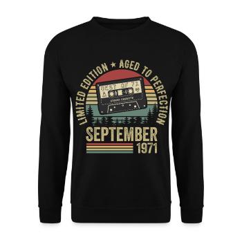 Né en septembre 1971 Millésime 1971 - Sweat-shirt Unisexe - noir - Devant - Alina (178cm) & Michal (187cm)