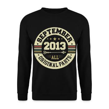 11th birthday 2013 Legendary since September 2013 - Unisex Sweatshirt - black - Front - Alina (178cm) & Michal (187cm)