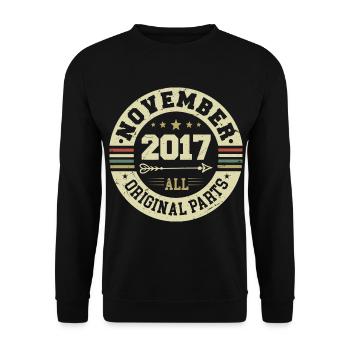 Vintage November 2017 - Geburtstag November 2017 - Unisex Pullover - Schwarz - Vorne - Alina (178cm) & Michal (187cm)