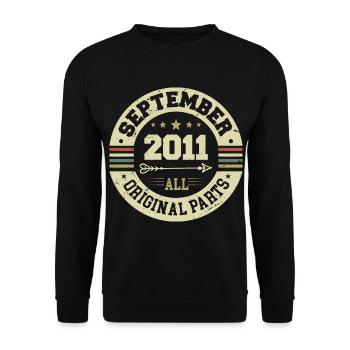 13e anniversaire 2011 Légendaire depuis septembre 2011 - Sweat-shirt Unisexe - noir - Devant - Alina (178cm) & Michal (187cm)