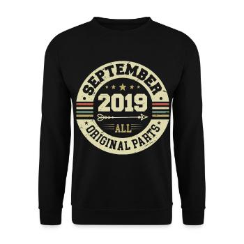5ème Anniversaire 2019 Légendaire depuis septembre 2019 - Sweat-shirt Unisexe - noir - Devant - Alina (178cm) & Michal (187cm)