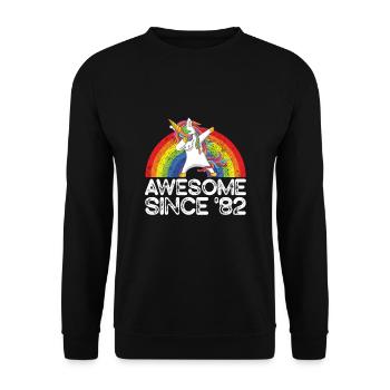 Né en 1982 Funny Birthday Nice Graphic Unicorn - Sweat-shirt Unisexe - noir - Devant - Alina (178cm) & Michal (187cm)
