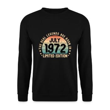 Born in 1972 Tee Vintage Legend Born in July - Unisex Pullover - Schwarz - Vorne - Alina (178cm) & Michal (187cm)
