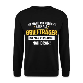 BRIEFTRÄGER - Unisex Pullover - Schwarz - Vorne - Alina (178cm) & Michal (187cm)