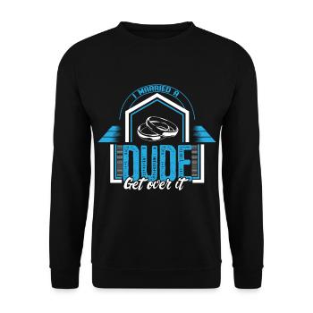 Homo Ehe Ehemann Beziehung Geschenkidee - Unisex Pullover - Schwarz - Vorne - Alina (178cm) & Michal (187cm)