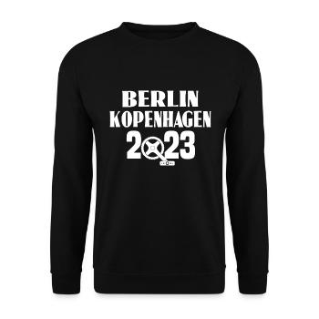 Berlin Kopenhagen Radweg - Unisex Pullover - Schwarz - Vorne - Alina (178cm) & Michal (187cm)