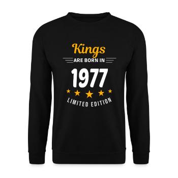 Kings SIND GEBOREN IM JAHR 1977 - Unisex Pullover - Schwarz - Vorne - Alina (178cm) & Michal (187cm)