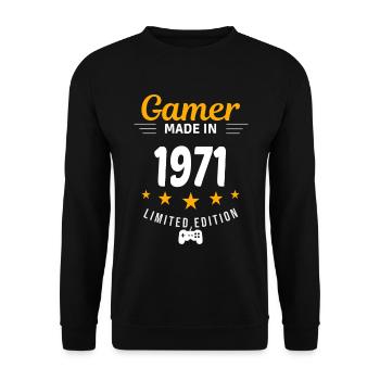 Gamer aus dem Jahr 1971 - Unisex Pullover - Schwarz - Vorne - Alina (178cm) & Michal (187cm)