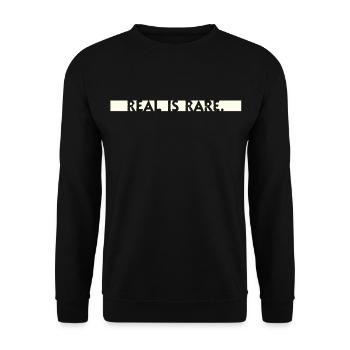 rare is real Statement Typo Spruch minimalistisch - Unisex Pullover - Schwarz - Vorne - Alina (178cm) & Michal (187cm)