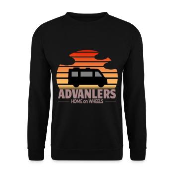 Advanlers Home on wheels Camper Freiheit T-Shirt - Unisex Pullover - Schwarz - Vorne - Alina (178cm) & Michal (187cm)