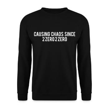 Causing Chaos Since 2020 lustiger Spruch - Unisex Pullover - Schwarz - Vorne - Alina (178cm) & Michal (187cm)