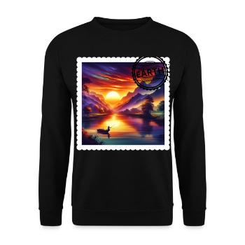 Ein Fischer auf einem Boot mitten auf einem Fluss - Unisex Pullover - Schwarz - Vorne - Alina (178cm) & Michal (187cm)