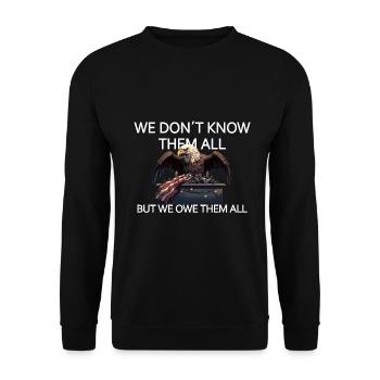 We Don't Know Them All But We Owe Them All Veteran - Unisex Pullover - Schwarz - Vorne - Alina (178cm) & Michal (187cm)