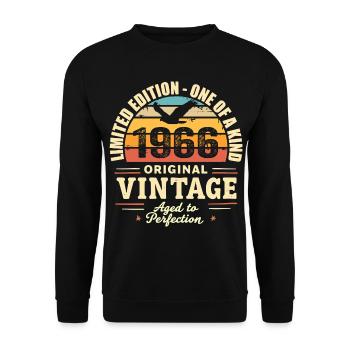 Cadeau Anniversaire 1966 Millésime 1966 Rétro 1966 - Sweat-shirt Unisexe - noir - Devant - Alina (178cm) & Michal (187cm)