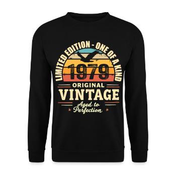 1979 Geburtstagsgeschenk Jahrgang 1979 Retro 1979 - Unisex Pullover - Schwarz - Vorne - Alina (178cm) & Michal (187cm)