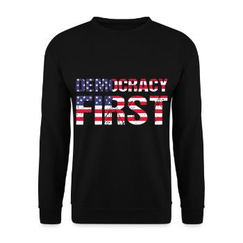 Democracy First USA Democracy Freedom - Unisex Sweatshirt - black - Front - Alina (178cm) & Michal (187cm)