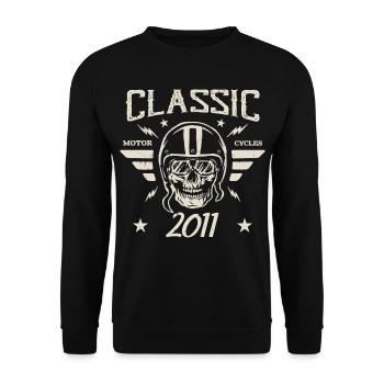 Klassisches Vintage-Geburtstagsgeschenk aus dem Jahr 2011 - Unisex Pullover - Schwarz - Vorne - Alina (178cm) & Michal (187cm)