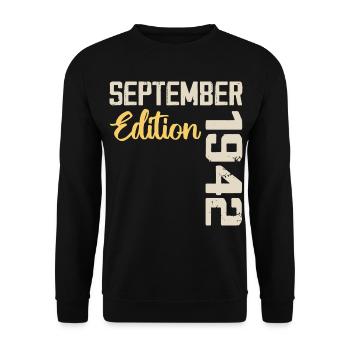 September 1942 - 82nd Anniversary September 1942 - Unisex Sweatshirt - black - Front - Alina (178cm) & Michal (187cm)