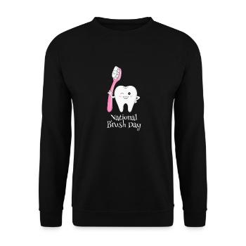 National Brush Day - Tag der Zahnbürste - Unisex Pullover - Schwarz - Vorne - Alina (178cm) & Michal (187cm)