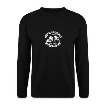 Halten Sie Ihre Freunde nah und Ihr Sushi näher - Unisex Pullover - Schwarz - Vorne - Alina (178cm) & Michal (187cm)