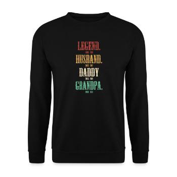 Legendenrollen: Ehemann Papa Opa - Unisex Pullover - Schwarz - Vorne - Alina (178cm) & Michal (187cm)