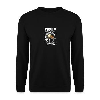 Easily distracted by hermit crabs - Unisex Pullover - Schwarz - Vorne - Alina (178cm) & Michal (187cm)