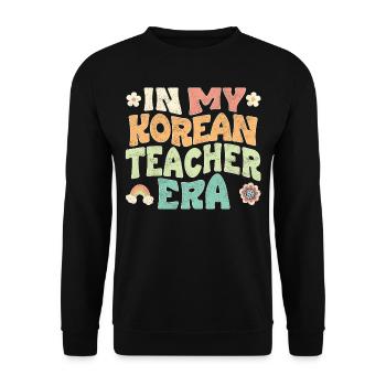 in my korean teacher era - Unisex Pullover - Schwarz - Vorne - Alina (178cm) & Michal (187cm)