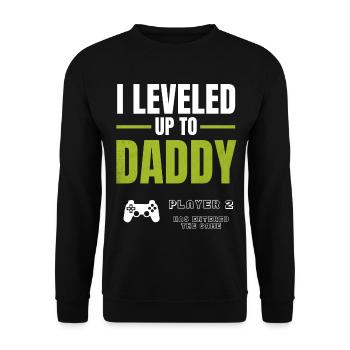 Level Up Daddy Gaming Shirt - Unisex Pullover - Schwarz - Vorne - Alina (178cm) & Michal (187cm)
