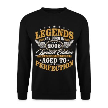Cadeau d’anniversaire vintage Born 2006 rétro - Sweat-shirt Unisexe - noir - Devant - Alina (178cm) & Michal (187cm)