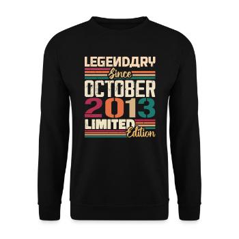 Oktober 2013 Vintage - Geburtstagsgeschenk 2013 - Unisex Pullover - Schwarz - Vorne - Alina (178cm) & Michal (187cm)