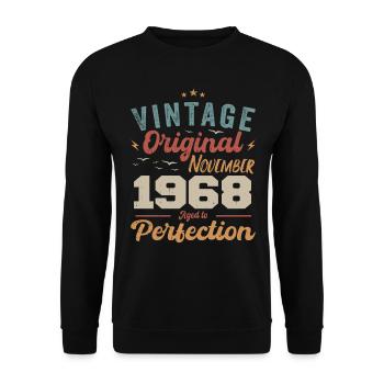 Legendär Seit November 1968 - 1968 - Unisex Pullover - Schwarz - Vorne - Alina (178cm) & Michal (187cm)