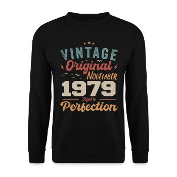 Legendär Seit November 1979 - 1979 - Unisex Pullover - Schwarz - Vorne - Alina (178cm) & Michal (187cm)