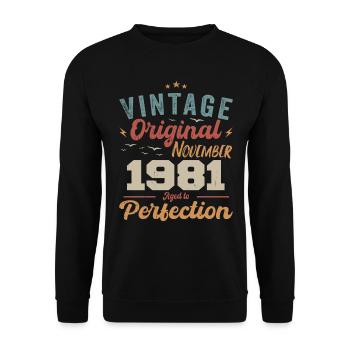 Legendary since November 1981 - 1981 - Unisex Sweatshirt - black - Front - Alina (178cm) & Michal (187cm)
