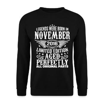 Legendary since November 2016 - 2016 November - Unisex Pullover - Schwarz - Vorne - Alina (178cm) & Michal (187cm)