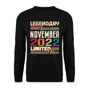Légendaire depuis novembre 2022 - Cadeau 2022 - Sweat-shirt Unisexe - noir - Devant - Alina (178cm) & Michal (187cm)
